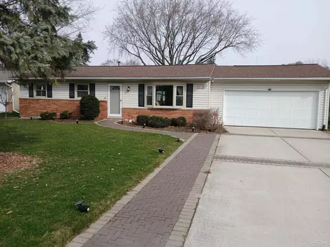 1828 Kelly, Saginaw, MI 48604