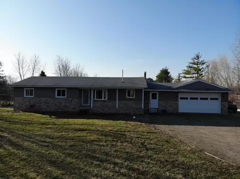 27500 Pratt Rd, Richmond, MI 48062