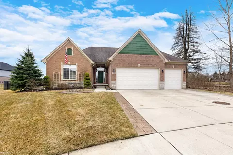 15250 Capella, Macomb, MI 48042