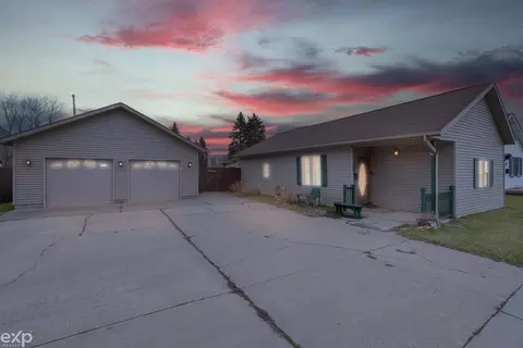 1829 Water, Port Huron, MI 48060