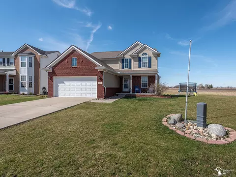 813 Buffalo #203, Dundee, MI 48131