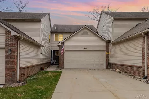 2631 S Moonglow, Hartland, MI 48353