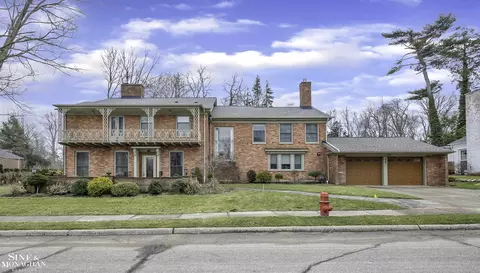 35 Tonnancour, Grosse Pointe Farms, MI 48236
