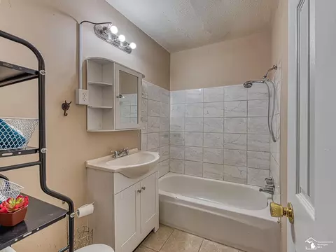 Bath - 1882 Spaulding, Monroe, MI 48162 photo 1 of 2