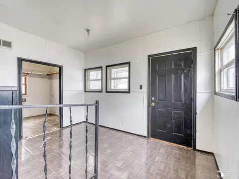 Entry Way - 1882 Spaulding, Monroe, MI 48162 photo 2 of 4