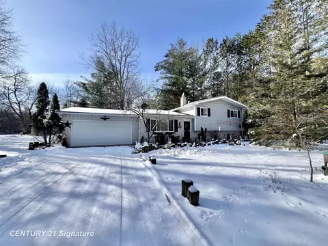 9601 Schomaker, Saginaw, MI 48609