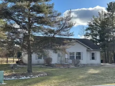 1811 Berkshire, Gladwin, MI 48624