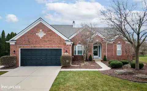 17752 Huron, Macomb, MI 48042 photo 2