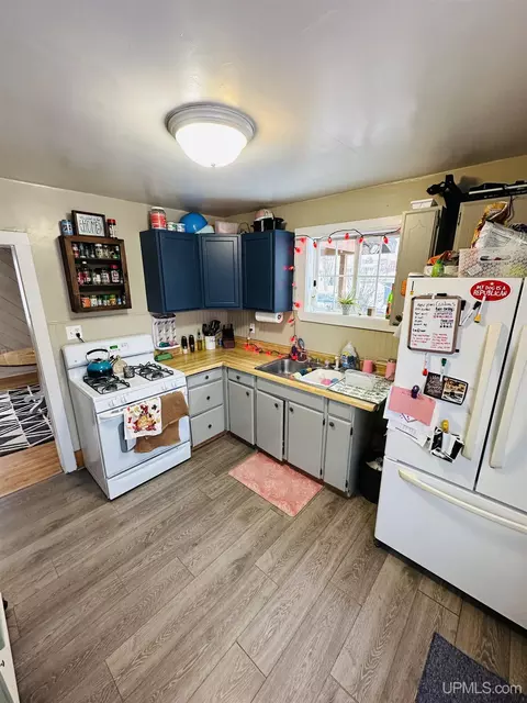 Kitchen - 245 Silver, Ishpeming, MI 49849 photo 4 of 4