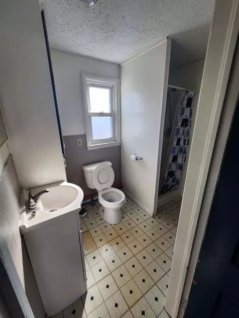 Bath - 401 E Hines, Midland, MI 48640 photo 2 of 3