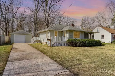 3901 Boston, Midland, MI 48642