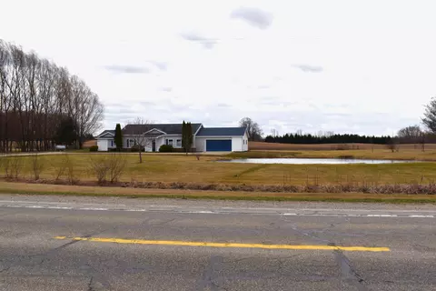 4425 W M-61, Gladwin, MI 48624 photo 2