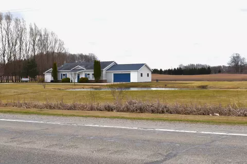 4425 W M-61, Gladwin, MI 48624 photo 3