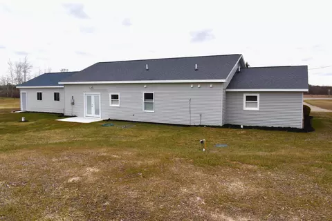 4425 W M-61, Gladwin, MI 48624 photo 9
