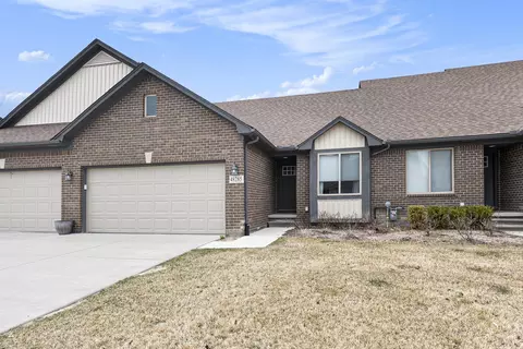 48285 Applegrove Ln, Chesterfield, MI 48051