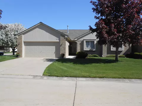 16605 Brookwood # 77, Clinton Township, MI 48038