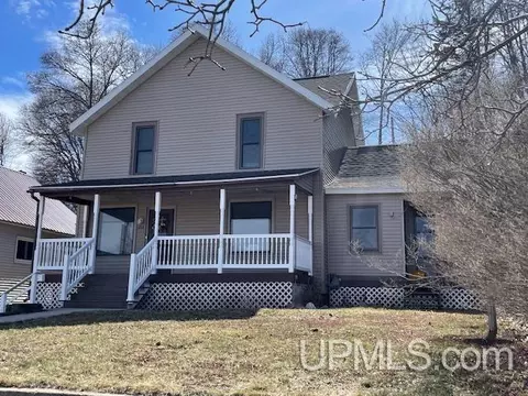 211 W Chocolay, Munising, MI 49862