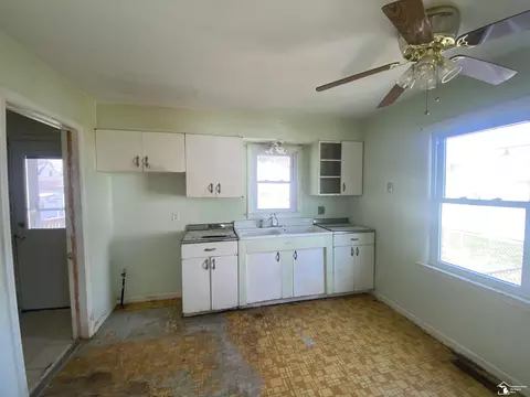 Kitchen - 714 Roeder, Monroe, MI 48161 photo 1 of 1