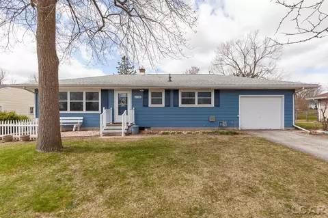 2738 Elmwood, Adrian, MI 49221