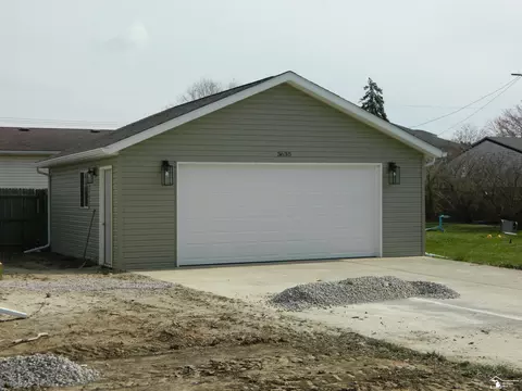 3635 Meadowcrest, Monroe, MI 48162 photo 2