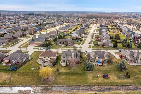 49762 London, Macomb, MI 48044 photo 51