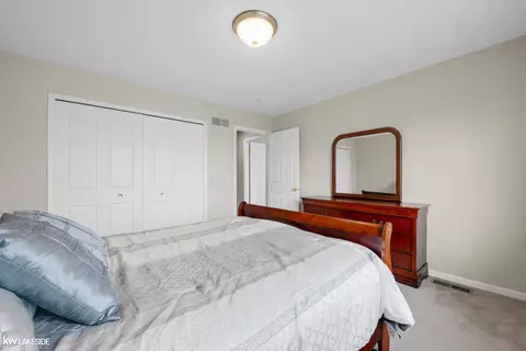 49762 London, Macomb, MI 48044 photo 28