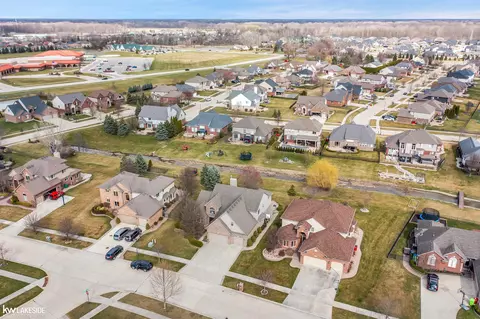49762 London, Macomb, MI 48044 photo 50