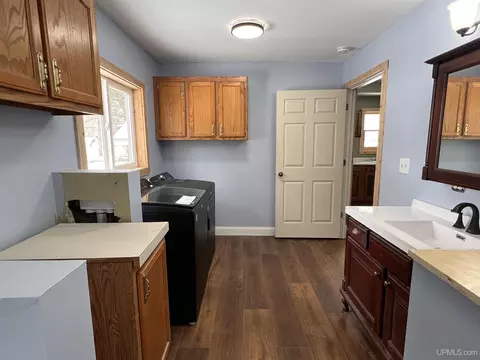 1214 Willow, Gladstone, MI 49837 photo 3