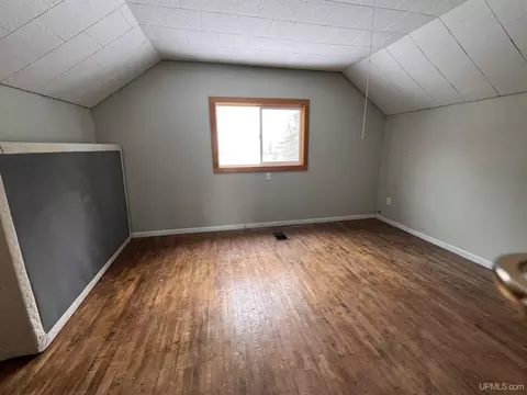 1214 Willow, Gladstone, MI 49837 photo 12