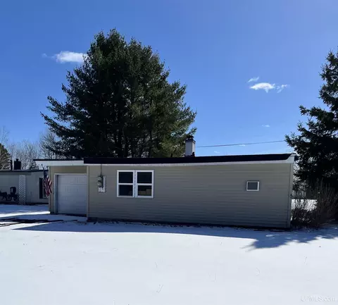 26 Maple, White Pine, MI 49971