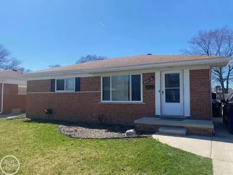 30125 Maplegrove, Saint Clair Shores, MI 48082