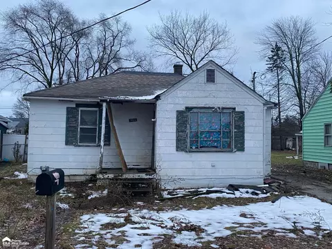 2024 Robinwood, Saginaw, MI 48601