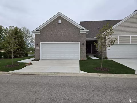 801 Plum Vlg UNIT 60, Monroe, MI 48161