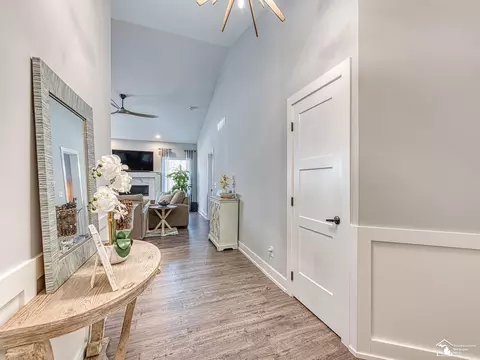 Entry Way - 565 Falcon, Dundee, MI 48131 photo 2 of 2