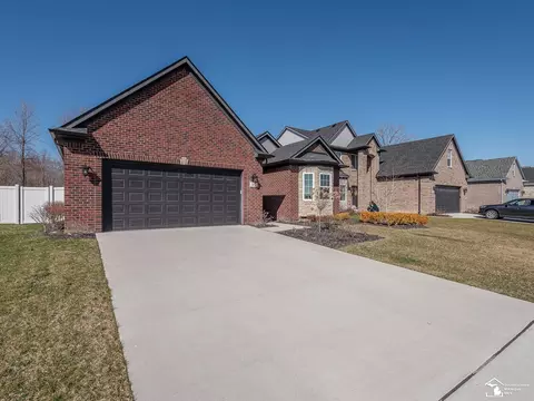 Exterior - 565 Falcon, Dundee, MI 48131 photo 2 of 6