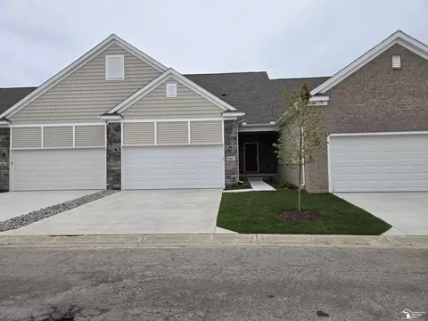 805 Plum Vlg UNIT 58, Monroe, MI 48161