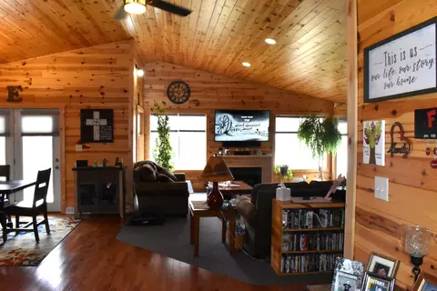 Living - 191 River Oaks, Gladwin, MI 48624 photo 2 of 2