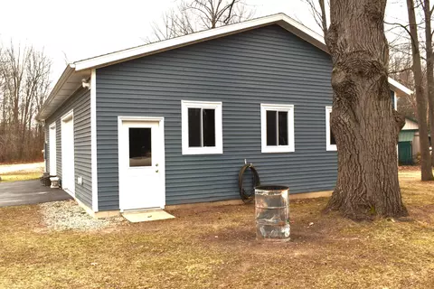 Exterior - 191 River Oaks, Gladwin, MI 48624 photo 10 of 18