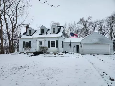 699 Center, Essexville, MI 48732