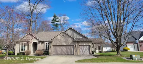 2074 Manchester, Saginaw, MI 48609