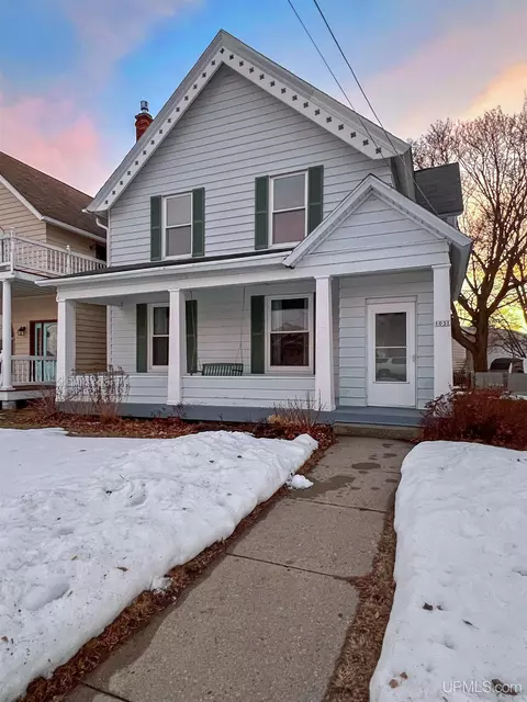 1031 1st, Menominee, MI 49858