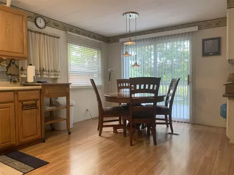 Dining - 1661 Riverside, Gladwin, MI 48624 photo 1 of 3