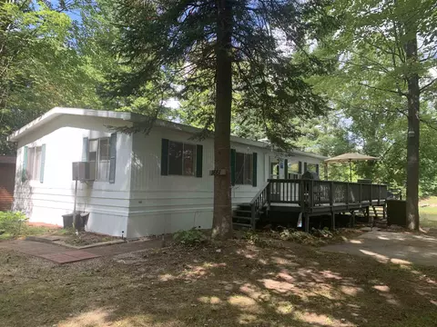 Exterior - 1661 Riverside, Gladwin, MI 48624 photo 8 of 12