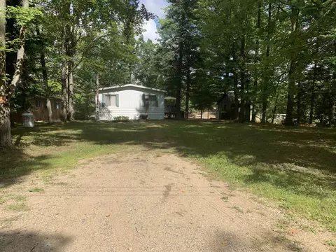 Exterior - 1661 Riverside, Gladwin, MI 48624 photo 10 of 12