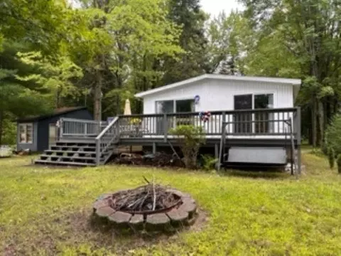 1661 Riverside, Gladwin, MI 48624