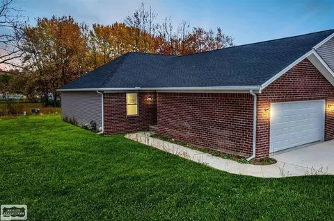 307 Hidden Hbr, Marine City, MI 48039