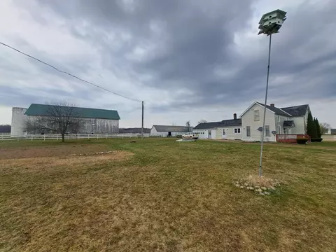 6076 S Eberhart, Clare, MI 48617