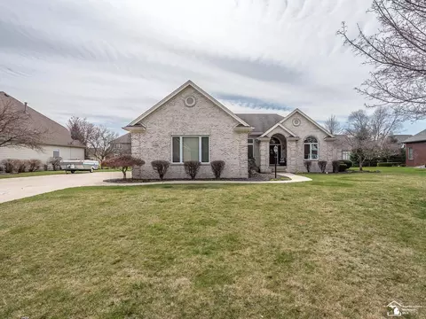 15188 Woodpine, Monroe, MI 48161