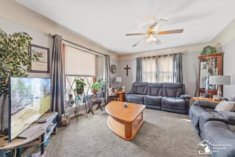 16730 Inkster, Romulus, MI 48174 photo 4