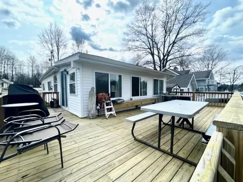Exterior - 1383 Sioux, Gladwin, MI 48624 photo 4 of 12
